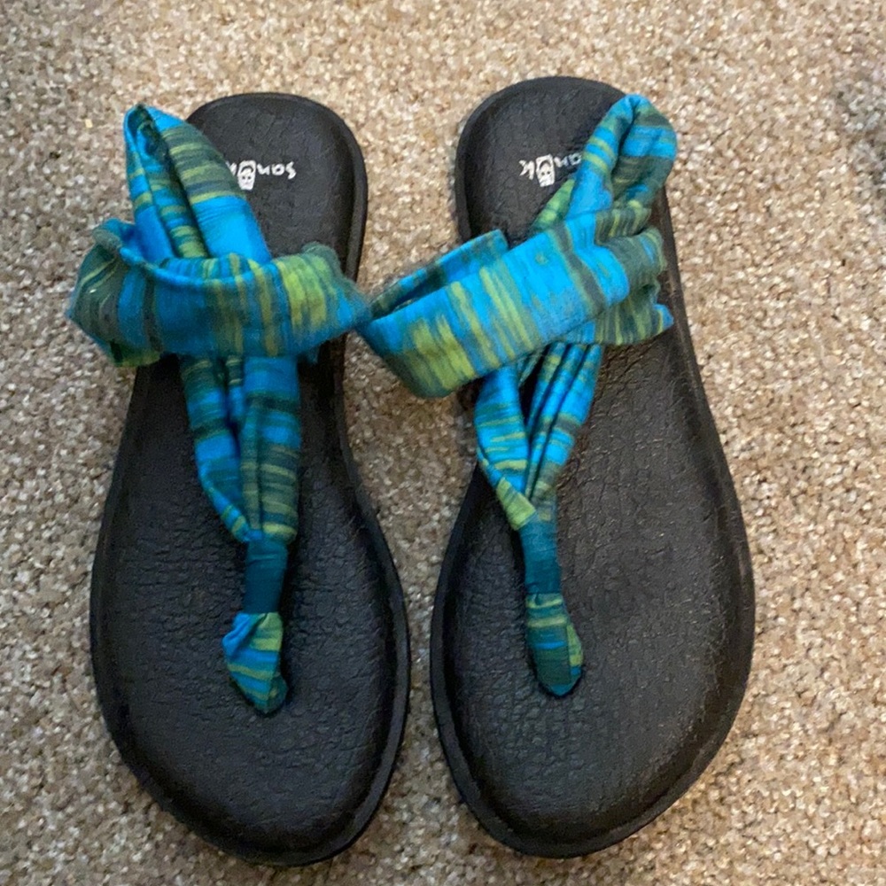 Sanuk sandals